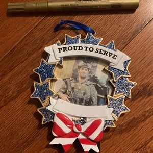 Customizable ornament